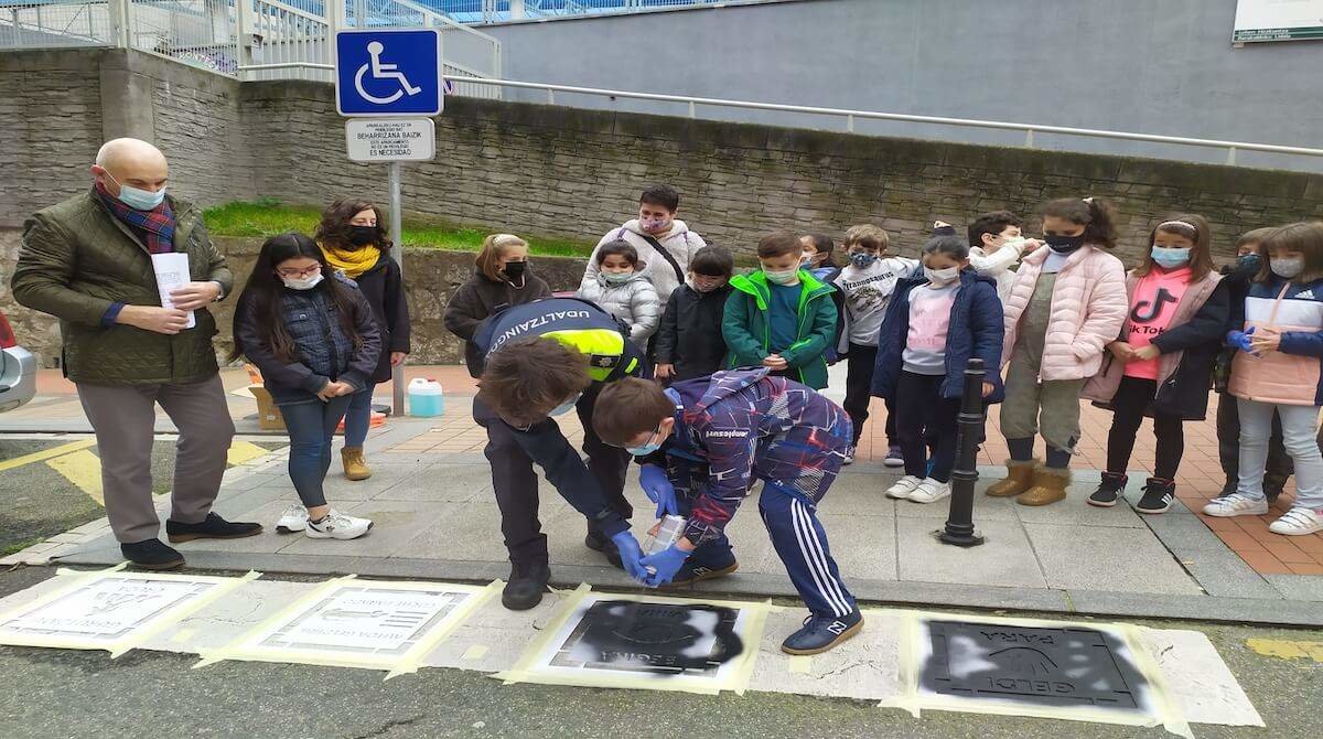 escolares aprendizaje paso peatones barakaldo
