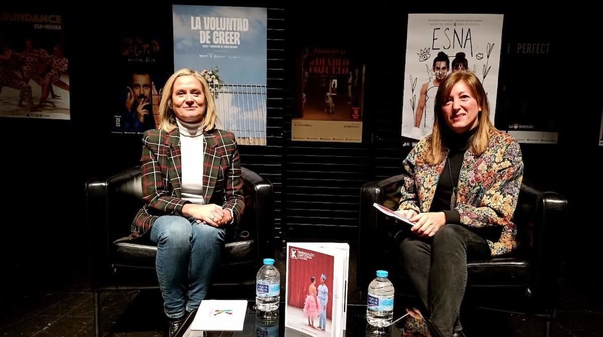 Amaia del Campo y Ana López Asensio en la presentación del programa del Teatro Barakaldo