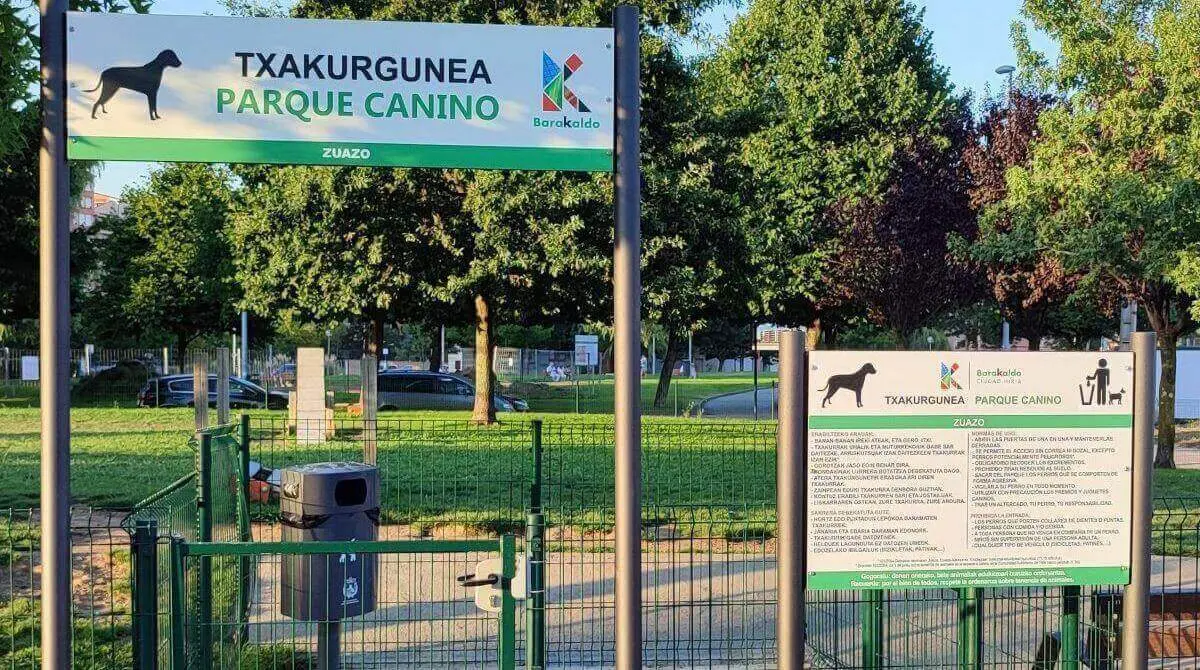 Uno de los parques caninos de Barakaldo