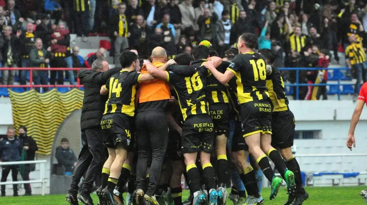 Barakaldo celebrará el sábado el ascenso del Barakaldo Club de Fútbol con una jornada dedicada a los y las aficionadas gualdinegros