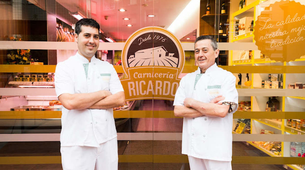 David Vico, de Carnicería Ricardo, a la izquierda