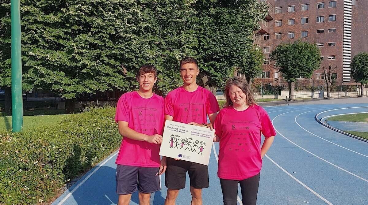 El Club Atletismo Barakaldo también colabora con la Marcha ISB contra el cáncer de mama
