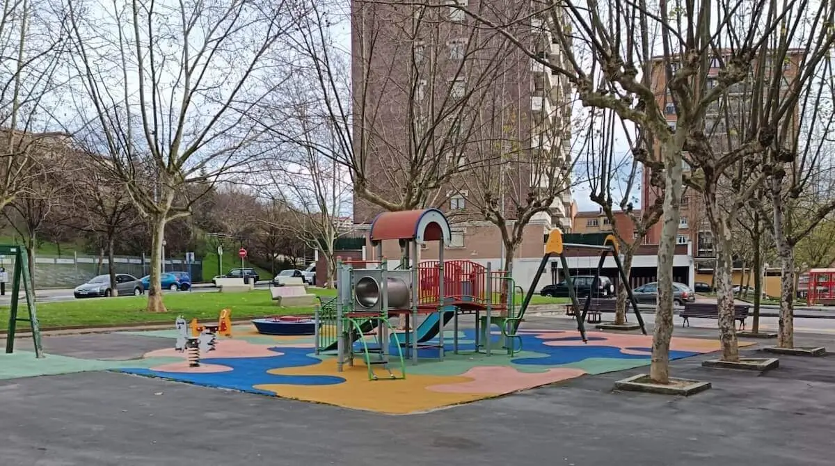 obras-cubierta-parque-infantil-zuazo