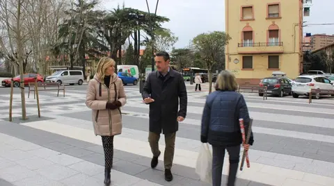 Amaia del Campo y Jon Andoni Uria, en la nueva zona reformada de San Vicente