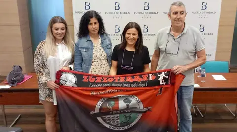 Garazi Elorriaga, Patricia Ahedo, Bego&ntilde;a Llorente y Juan Carlos Solar
