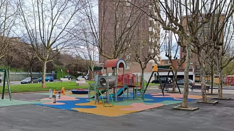 obras-cubierta-parque-infantil-zuazo