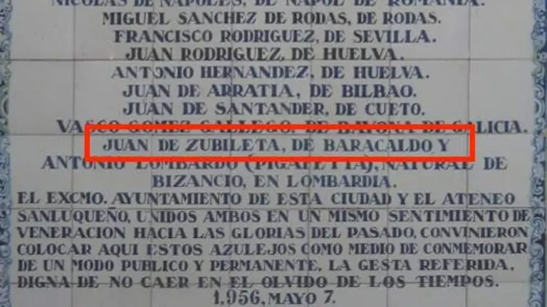 Placa conmemorativa en Sanl&uacute;car de Barrameda