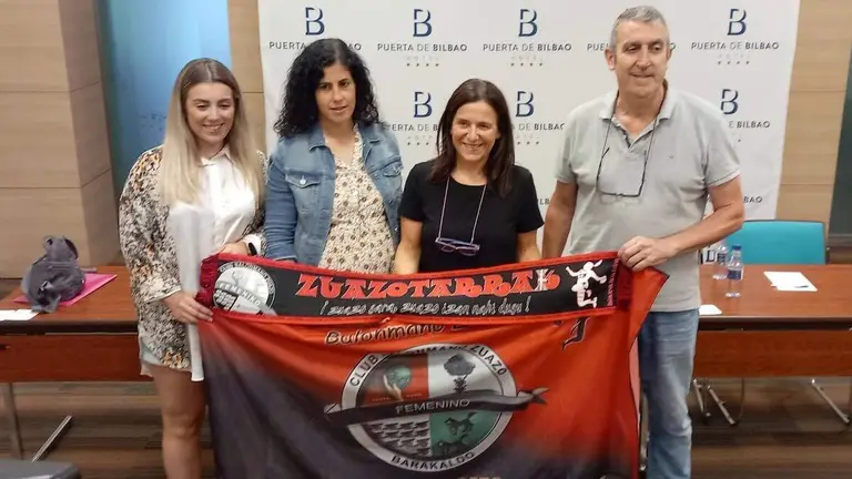 Garazi Elorriaga, Patricia Ahedo, Bego&ntilde;a Llorente y Juan Carlos Solar