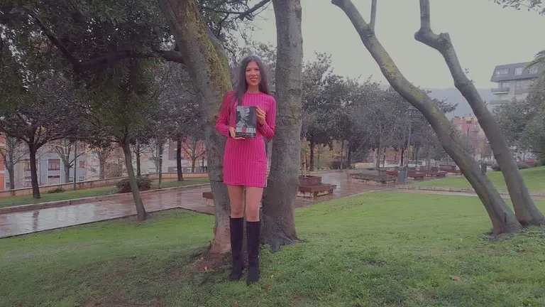 La escritora barakaldesa Patricia Jimenez presenta su libro 'Nunca deb&iacute; dejarte ir'